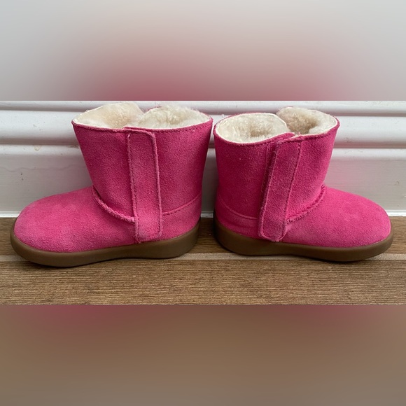 UGG Toddler Girl Pink Size 04/05 Keelan Boots - Picture 2 of 16